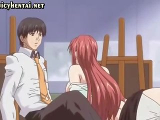 Anime rødhårete med massiv bryster