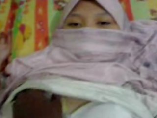 Asiática filha em hijab apalpada & preparando para ter x classificado clipe